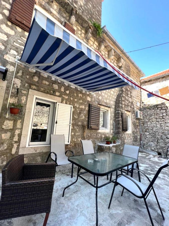 Apartment Njegos Perast Buitenkant foto